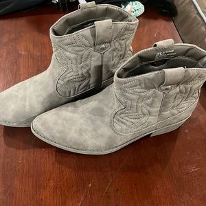 Like New gray cowgirl booties